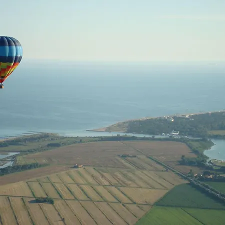 Ideal Getaway For Groups In Μπιμπιόνε